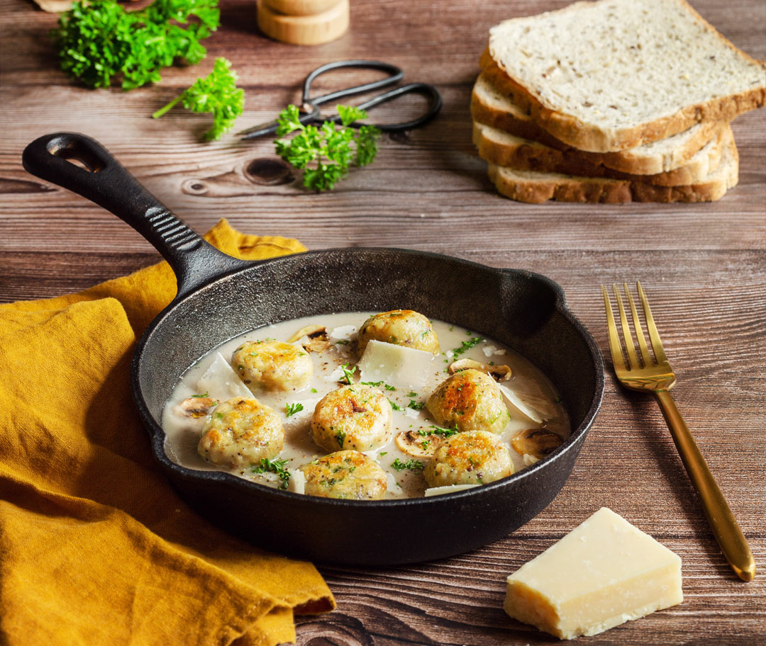 Gnocchis de pain, sauce aux champignons