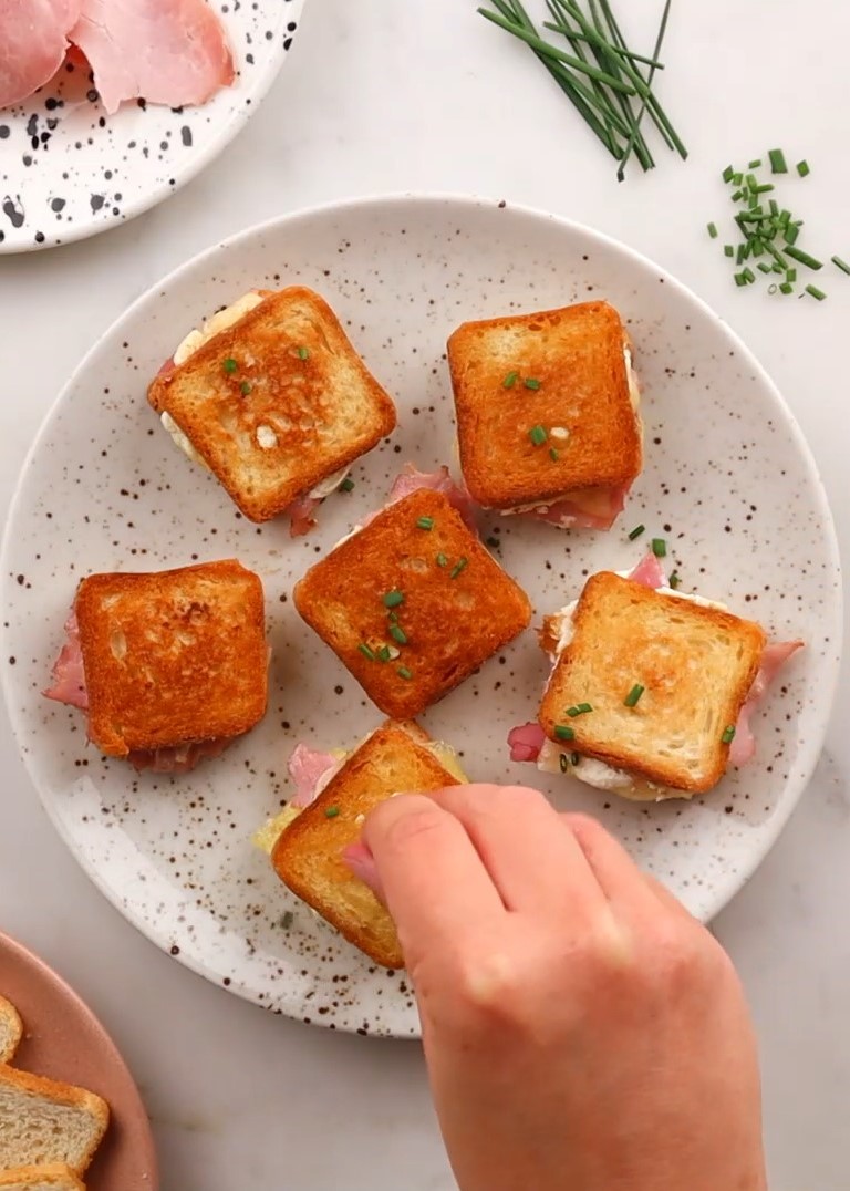 Mini-grilled-cheese
