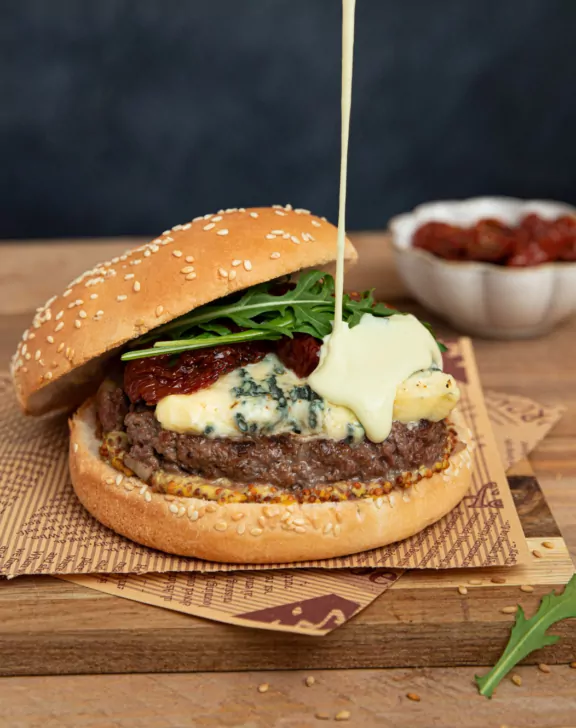 Burger au bleu et tomates séchées