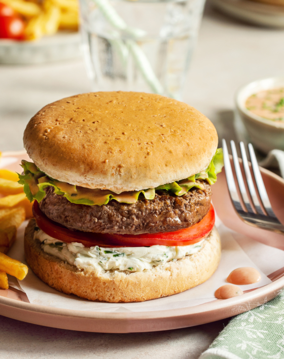 Burger au fromage à tartiner et steak haché