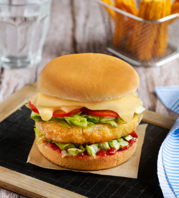 Burger au poulet pané