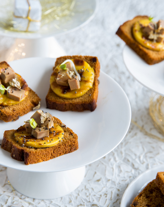 Toasts de Mini Pain d&rsquo;Épices au foie gras et à la mangue