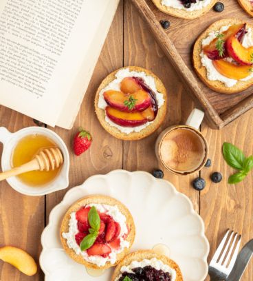 Muffins, ricotta et fruits rôtis au miel