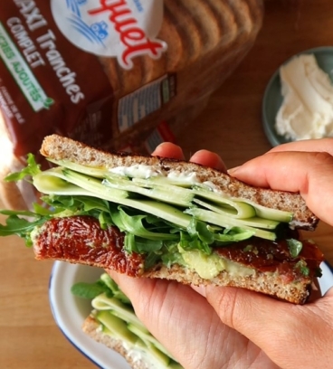 Sandwich courgette, tomates séchées &#038; avocat