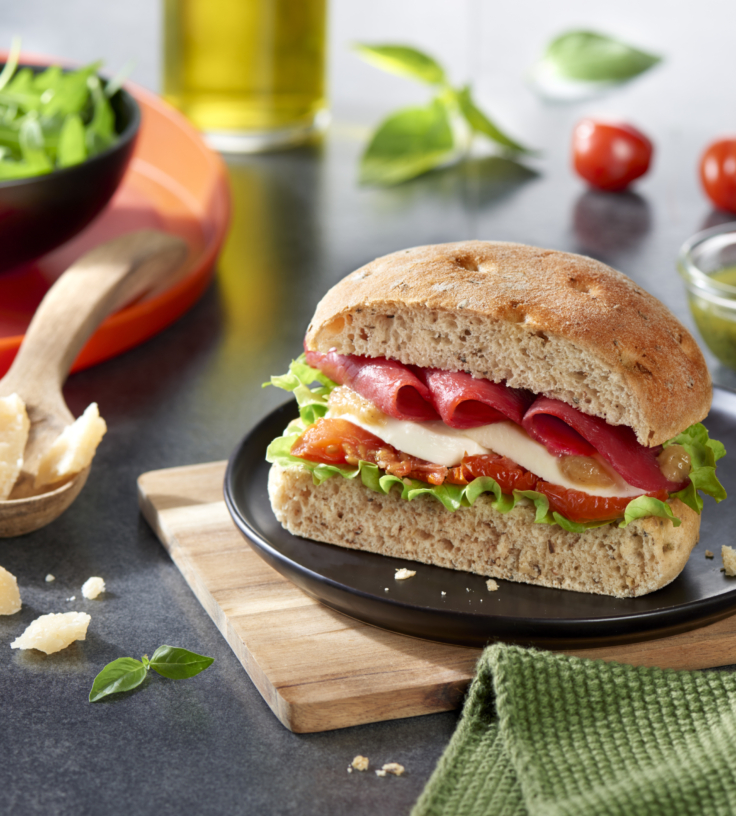 Focaccia burrata, prosciutto & pesto Pains Jacquet