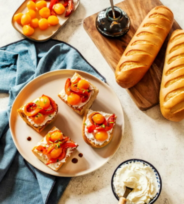 Crostini fromage de chèvre, poivron et melon