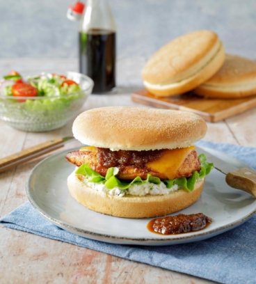 Burger au poulet et à la sauce barbecue