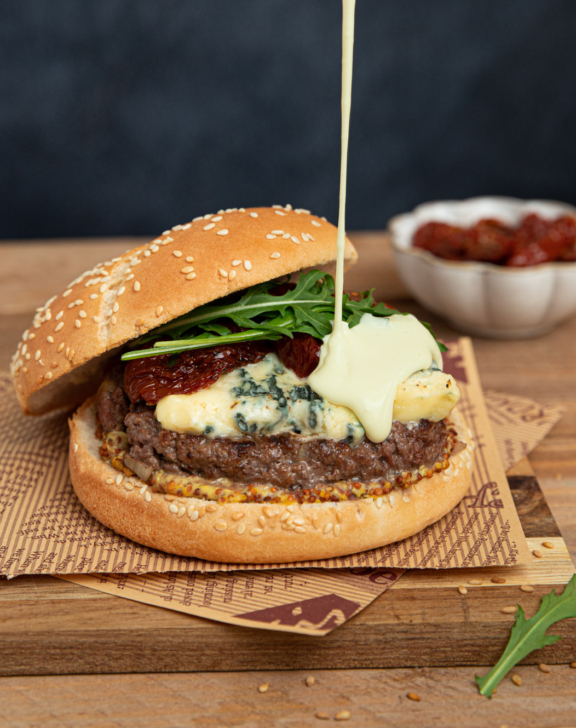 Burger au bleu et tomates séchées