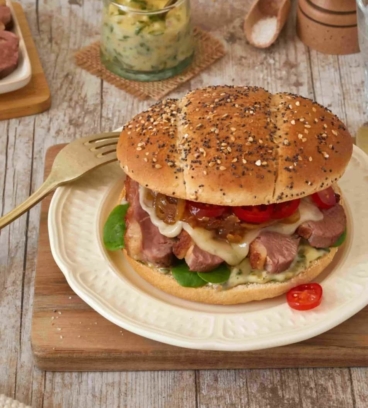 Burger au magret de canard et Comté à la sauce gribiche