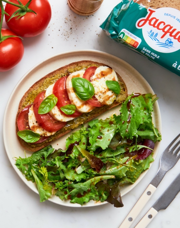 Tartine caprese au pesto