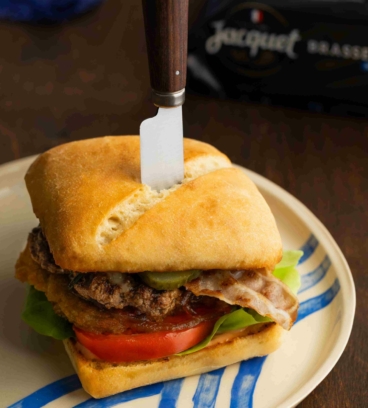 Burger brasserie comté et piment d&rsquo;Espelette