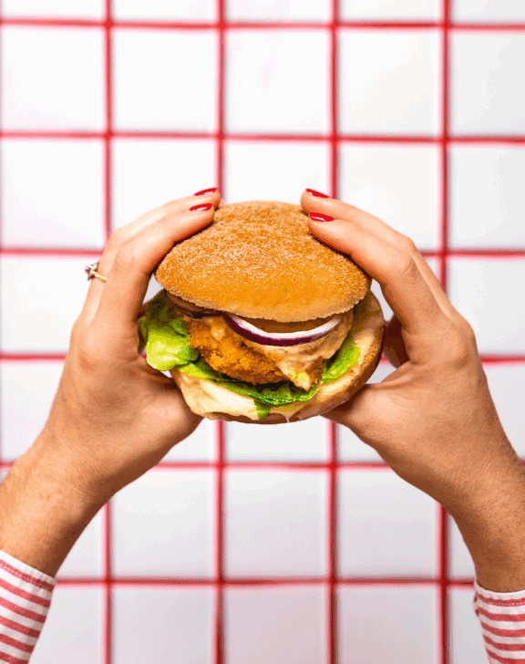 Burger au poulet pané