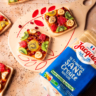 Tartine sans croûte beurre de cacahuètes &amp; fruits