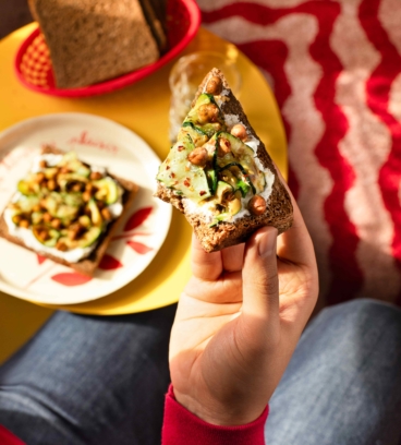 Tartine courgette, cottage cheese et pois-chiche
