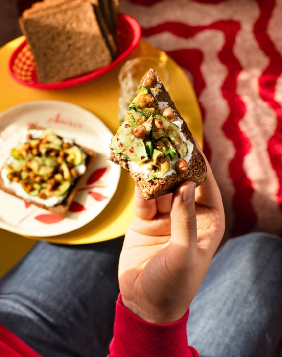 Tartine courgette, cottage cheese et pois-chiche
