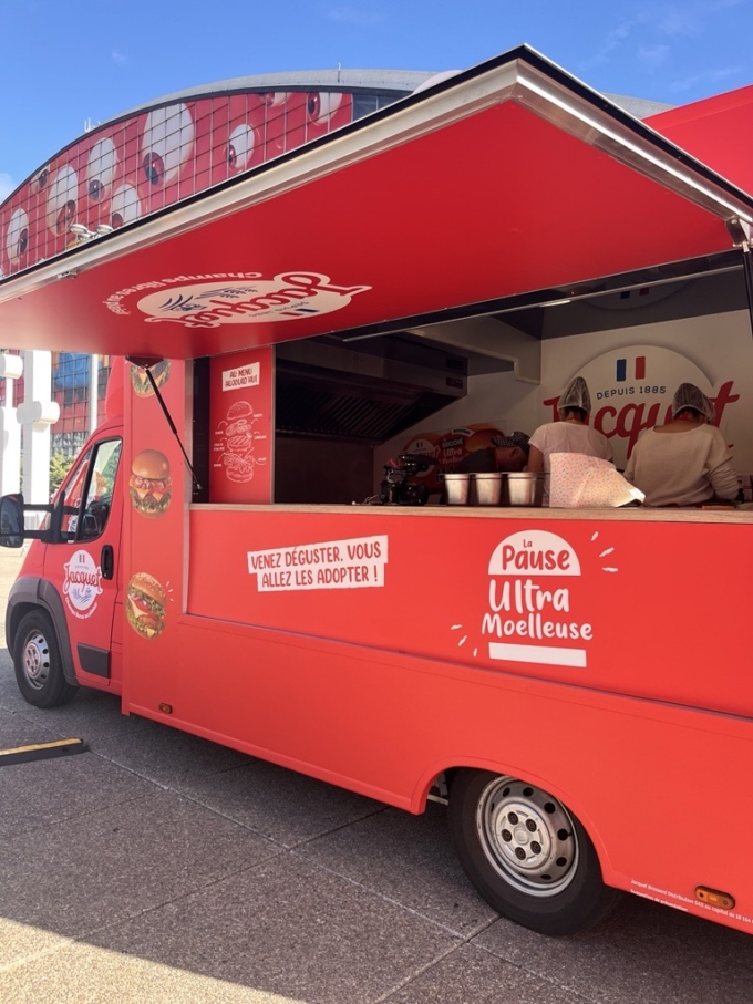 Alerte gourmande : La Maison du Burger lance sa grande tourn&eacute;e estivale !